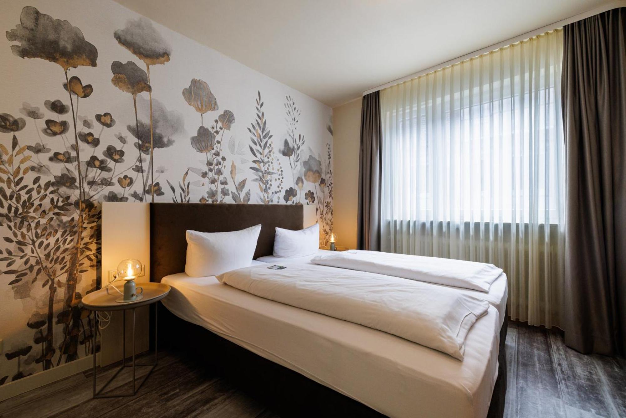 באד וינדסהיים Flair Hotel Zum Storchen מראה חיצוני תמונה