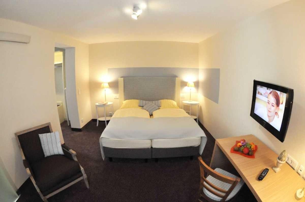 באד וינדסהיים Flair Hotel Zum Storchen מראה חיצוני תמונה