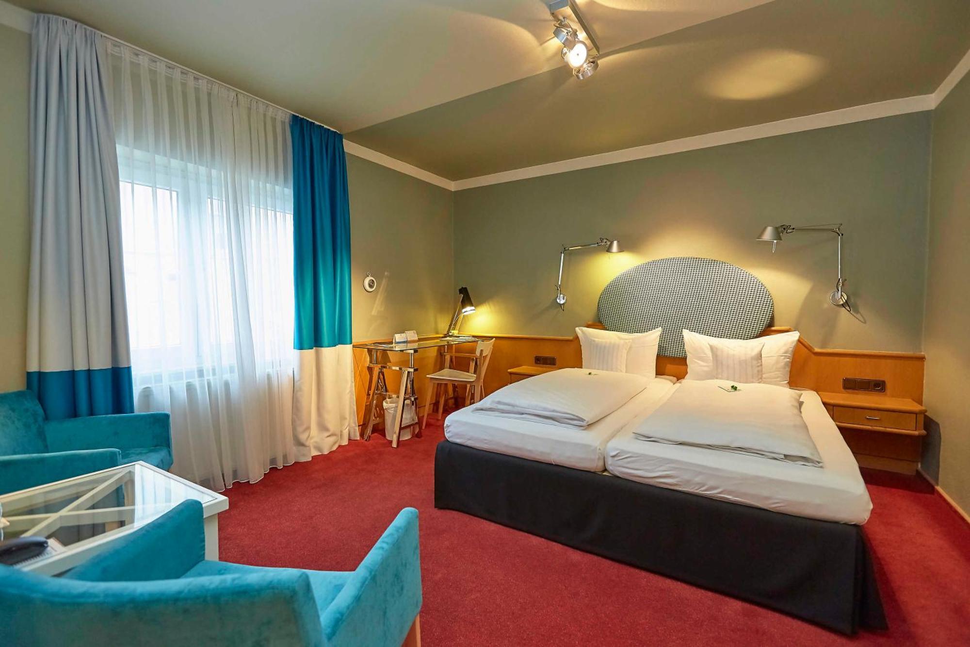 באד וינדסהיים Flair Hotel Zum Storchen מראה חיצוני תמונה